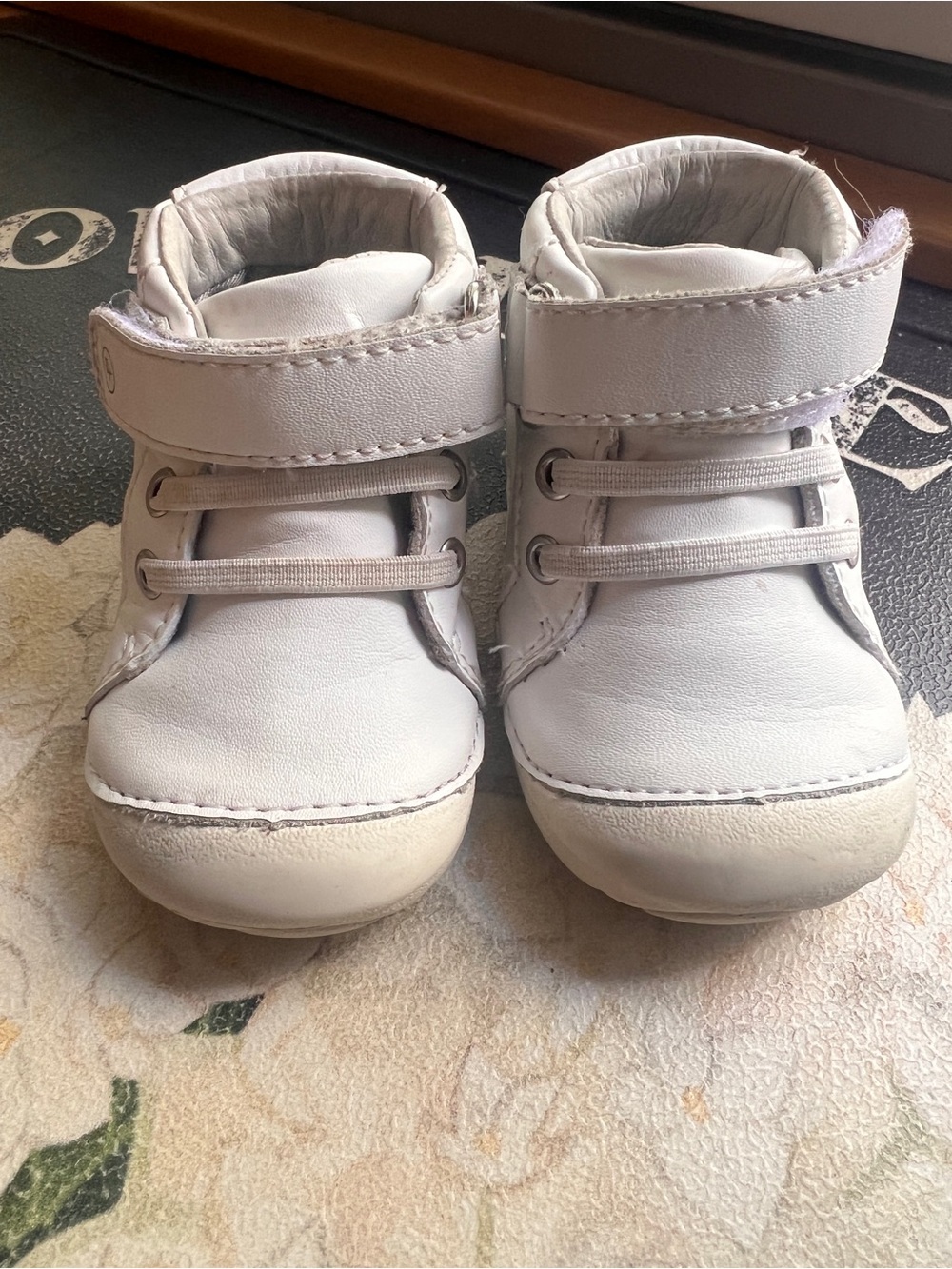 White Stride Rite 1st Walker Leather Velcro-Closure Shoes, Size 3 infant